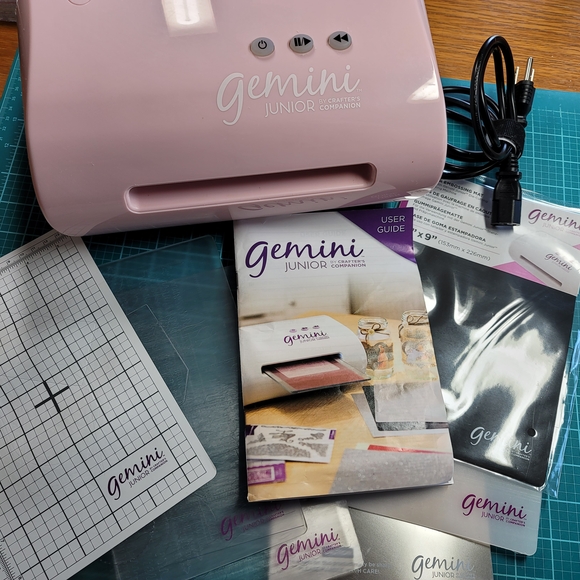 Craft Gemini Junior Pink Electronic Cutting Machine - Picture 3 of 5